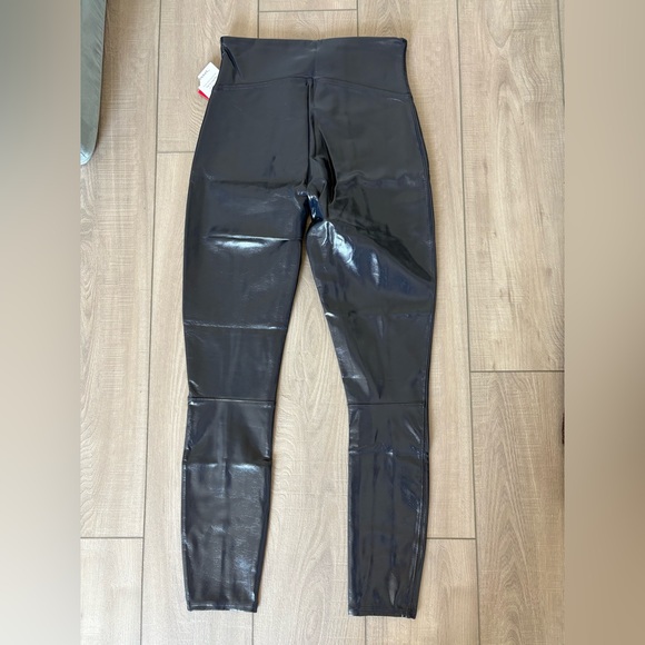NWT Spanx Faux Leather Patent Leather Leggings in Dark Navy - Picture 6 of 9